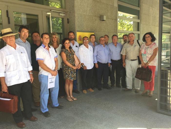 Dos comunidades de regantes de Huelva, afectadas: El Ministerio de Agricultura incumple las condiciones de financiación pactadas para la modernización de once comunidades de regantes de Andalucía y Murcia Dos comunidades de regantes de Huelva, afectadas: El Ministerio de Agricultura incumple las condiciones de financiación pactadas para la modernización de once comunidades de regantes de Andalucía y Murcia