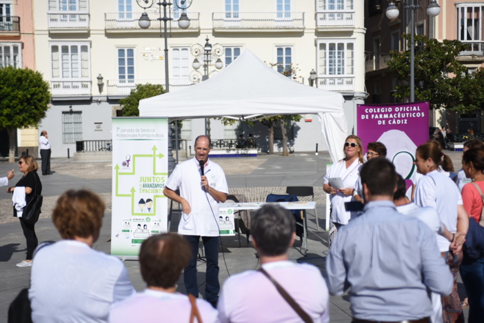 La farmacia gaditana muestra en las calles de Cádiz su compromiso con la salud de sus pacientes con motivo del día mundial de la profesión La farmacia gaditana muestra en las calles de Cádiz su compromiso con la salud de sus pacientes con motivo del día mundial de la profesión