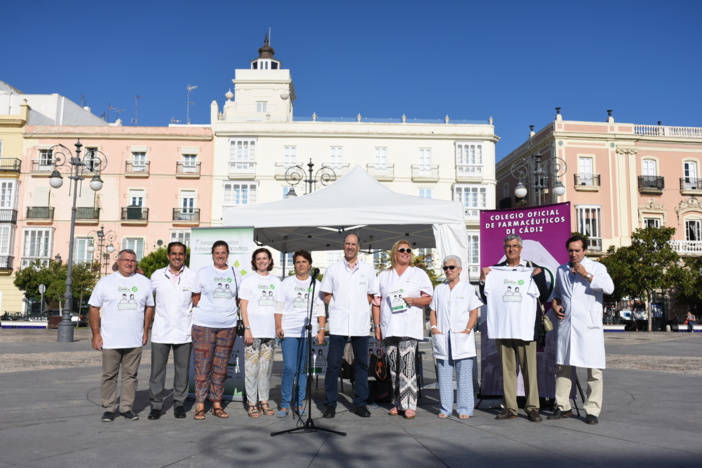 La farmacia gaditana muestra en las calles de Cádiz su compromiso con la salud de sus pacientes con motivo del día mundial de la profesión La farmacia gaditana muestra en las calles de Cádiz su compromiso con la salud de sus pacientes con motivo del día mundial de la profesión