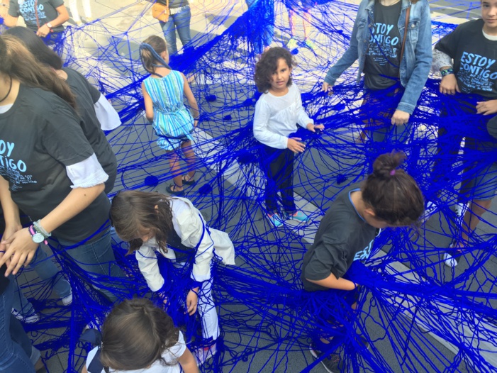 NOTA DE PRENSA: LA PLAZA DE SAN FRANCISCO DE BADAJOZ, LLENA DE AZUL CIELO A TRAVÉS DE 50 KILÓMETROS DE LANA NOTA DE PRENSA: LA PLAZA DE SAN FRANCISCO DE BADAJOZ, LLENA DE AZUL CIELO A TRAVÉS DE 50 KILÓMETROS DE LANA
