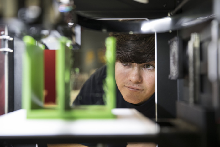 NOTA DE PRENSA: ESTUDIANTES SEVILLANOS DE SECUNDARIA IDEAN SOLUCIONES TECNOLÓGICAS DE VANGUARDIA PARA LOS PROBLEMAS DE ESPACIO Y ENERGÍA QUE SEVILLA AFRONTARÁ EN LA PRÓXIMA DÉCADA NOTA DE PRENSA: ESTUDIANTES SEVILLANOS DE SECUNDARIA IDEAN SOLUCIONES TECNOLÓGICAS DE VANGUARDIA PARA LOS PROBLEMAS DE ESPACIO Y ENERGÍA QUE SEVILLA AFRONTARÁ EN LA PRÓXIMA DÉCADA