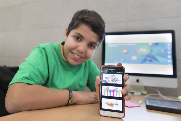 NOTA DE PRENSA: ESTUDIANTES SEVILLANOS CREAN SOLUCIONES TECNOLÓGICAS PARA LOS PROBLEMAS DE GOBERNANZA Y EDUCACIÓN DE SEVILLA EN LA PRÓXIMA DÉCADA NOTA DE PRENSA: ESTUDIANTES SEVILLANOS CREAN SOLUCIONES TECNOLÓGICAS PARA LOS PROBLEMAS DE GOBERNANZA Y EDUCACIÓN DE SEVILLA EN LA PRÓXIMA DÉCADA