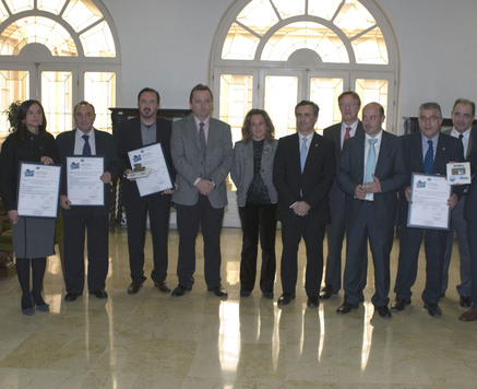 LA CONSEJERA DE MEDIO AMBIENTE ENTREGA EL SELLO DE CALIDAD @QUA QUE ACREDITA LA IMPLANTACIÓN DE LAS BUENAS PRÁCTICAS SECTORIALES A SEIS EMPRESAS ANDALUZAS DEL CICLO INTEGRAL URBANO LA CONSEJERA DE MEDIO AMBIENTE ENTREGA EL SELLO DE CALIDAD @QUA QUE ACREDITA LA IMPLANTACIÓN DE LAS BUENAS PRÁCTICAS SECTORIALES A SEIS EMPRESAS ANDALUZAS DEL CICLO INTEGRAL URBANO