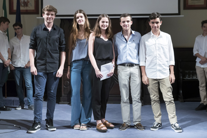 NOTA DE PRENSA: UN SOFTWARE DE REALIDAD AUMENTADA PARA DETECTAR SITUACIONES DE EMERGENCIA Y GUIAR AL USUARIO SOBRE CÓMO ACTUAR, GANADOR EN UN CONCURSO DE PROYECTOS EMPRESARIALES DE BASE TECNOLÓGICA DE ALUMNOS DE 16 AÑOS NOTA DE PRENSA: UN SOFTWARE DE REALIDAD AUMENTADA PARA DETECTAR SITUACIONES DE EMERGENCIA Y GUIAR AL USUARIO SOBRE CÓMO ACTUAR, GANADOR EN UN CONCURSO DE PROYECTOS EMPRESARIALES DE BASE TECNOLÓGICA DE ALUMNOS DE 16 AÑOS