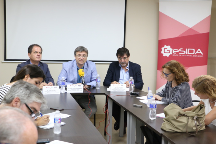 La prevalencia de la coinfección activa del virus de la hepatitis C en personas con VIH en España se ha reducido casi un 50% en un año gracias a los antivirales de acción directa La prevalencia de la coinfección activa del virus de la hepatitis C en personas con VIH en España se ha reducido casi un 50% en un año gracias a los antivirales de acción directa