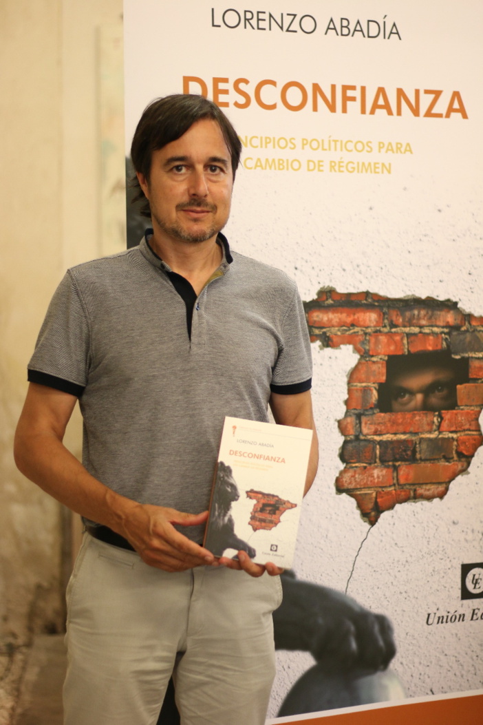 LORENZO ABADÍA: “ESPAÑA NO ES UNA AUTÉNTICA DEMOCRACIA” LORENZO ABADÍA: “ESPAÑA NO ES UNA AUTÉNTICA DEMOCRACIA”
