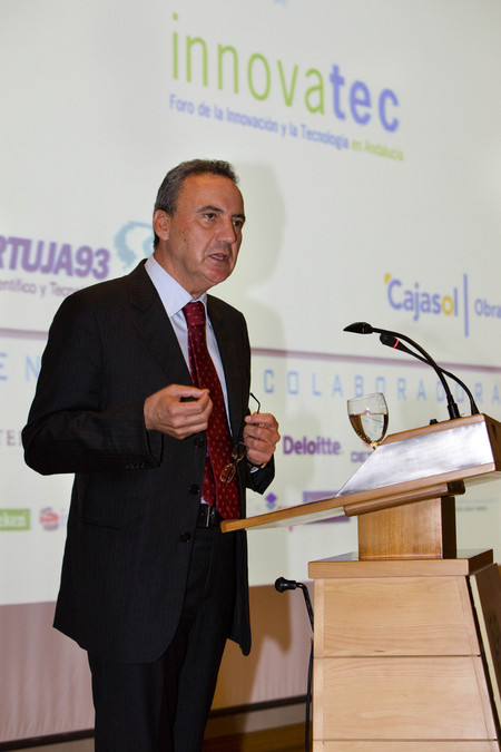 EL PRESIDENTE DEL GRUPO COSENTINO APUESTA POR MEJORAR EL SISTEMA EDUCATIVO Y AUMENTAR LA COMPETITIVIDAD EN LA UNIVERSIDAD PARA PROMOVER UN NUEVO IMPULSO DE LA INNOVACIÓN EN ANDALUCÍA EL PRESIDENTE DEL GRUPO COSENTINO APUESTA POR MEJORAR EL SISTEMA EDUCATIVO Y AUMENTAR LA COMPETITIVIDAD EN LA UNIVERSIDAD PARA PROMOVER UN NUEVO IMPULSO DE LA INNOVACIÓN EN ANDALUCÍA