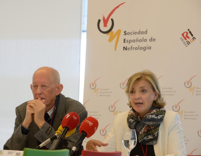 MARÍA DOLORES DEL PINO, PRESIDENTA DE LA S.E.N.: “EN ESPAÑA SOMOS LÍDERES EN TRASPLANTE. AHORA NOS QUEDA SERLO TAMBIÉN EN PREVENCIÓN Y DETECCIÓN PRECOZ DE LA ENFERMEDAD RENAL CRÓNICA MARÍA DOLORES DEL PINO, PRESIDENTA DE LA S.E.N.: “EN ESPAÑA SOMOS LÍDERES EN TRASPLANTE. AHORA NOS QUEDA SERLO TAMBIÉN EN PREVENCIÓN Y DETECCIÓN PRECOZ DE LA ENFERMEDAD RENAL CRÓNICA