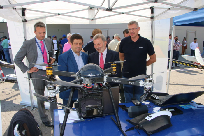 Una jornada de vuelos en el Centro ATLAS de Jaén clausura el Congreso UNVEX ECO-AGRO sobre la aplicación de drones al sector de la agricultura y el medio ambiente Una jornada de vuelos en el Centro ATLAS de Jaén clausura el Congreso UNVEX ECO-AGRO sobre la aplicación de drones al sector de la agricultura y el medio ambiente