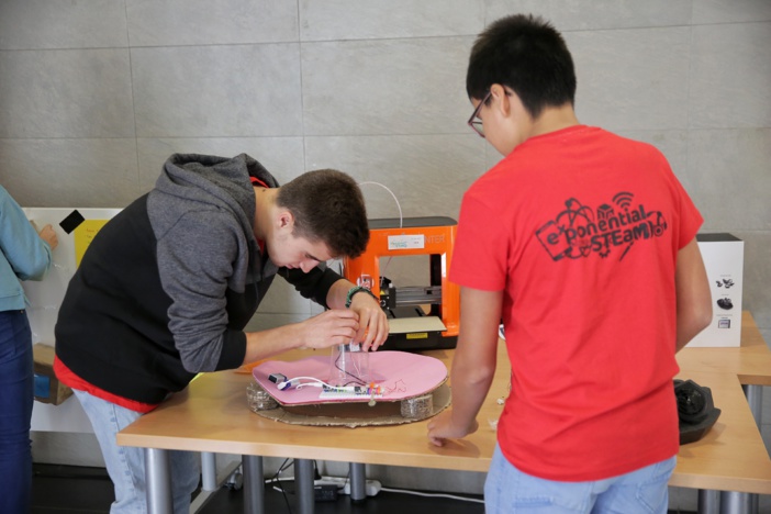 NOTA DE PRENSA: ESTUDIANTES SEVILLANOS CREAN SOLUCIONES TECNOLÓGICAS PARA QUE SEVILLA CONSIGA EL GALARDÓN DE CIUDAD VERDE EUROPEA 2020 NOTA DE PRENSA: ESTUDIANTES SEVILLANOS CREAN SOLUCIONES TECNOLÓGICAS PARA QUE SEVILLA CONSIGA EL GALARDÓN DE CIUDAD VERDE EUROPEA 2020