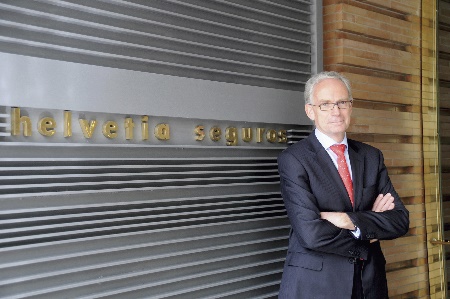 BANCAJA Y HELVETIA SEGUROS FIRMAN UN ACUERDO DE BANCASEGUROS BANCAJA Y HELVETIA SEGUROS FIRMAN UN ACUERDO DE BANCASEGUROS