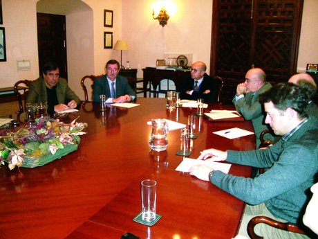 EL SECTOR DEL AGUA CONSTITUYE UN GRUPO DE TRABAJO PARA OPTIMIZAR EL RENDIMIENTO HIDRAÚLICO DE LAS REDES EN ANDALUCÍA EL SECTOR DEL AGUA CONSTITUYE UN GRUPO DE TRABAJO PARA OPTIMIZAR EL RENDIMIENTO HIDRAÚLICO DE LAS REDES EN ANDALUCÍA