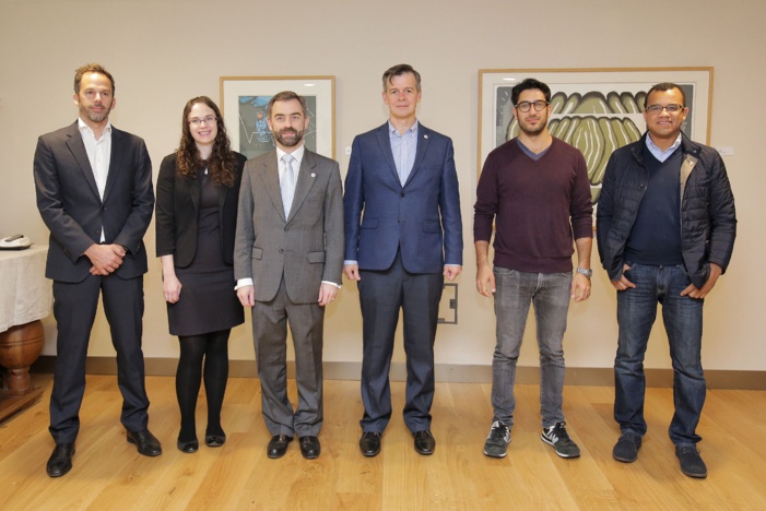 NOTA DE PRENSA: CUATRO JÓVENES EMPRENDEDORES DE DISTINTAS PARTES DEL MUNDO PRESENTAN EN SEVILLA SOLUCIONES PARA MEJORAR LA VIDA DE 1.000 MILLONES DE PERSONAS EN LOS PRÓXIMOS 10 AÑOS A TRAVÉS DE LA TECNOLOGÍA NOTA DE PRENSA: CUATRO JÓVENES EMPRENDEDORES DE DISTINTAS PARTES DEL MUNDO PRESENTAN EN SEVILLA SOLUCIONES PARA MEJORAR LA VIDA DE 1.000 MILLONES DE PERSONAS EN LOS PRÓXIMOS 10 AÑOS A TRAVÉS DE LA TECNOLOGÍA