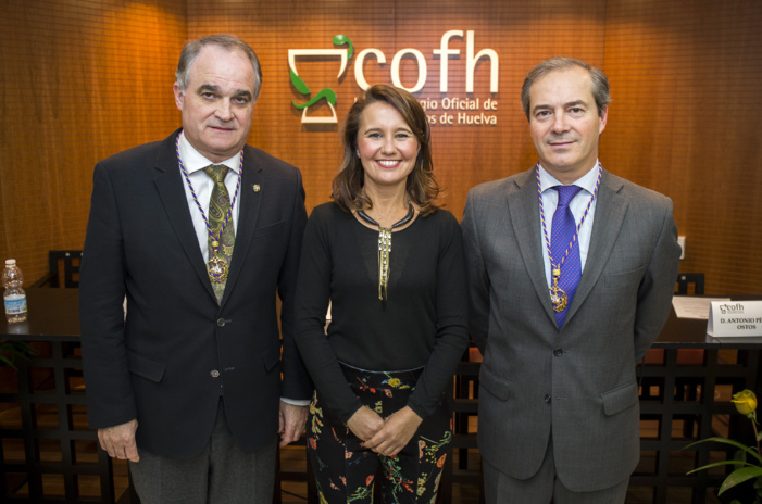 El Colegio de Farmacéuticos de Huelva reconoce con su máxima distinción, La Pinta de Oro, la creación de Bidafarma, referente de la distribución farmacéutica española nacido en Andalucía El Colegio de Farmacéuticos de Huelva reconoce con su máxima distinción, La Pinta de Oro, la creación de Bidafarma, referente de la distribución farmacéutica española nacido en Andalucía