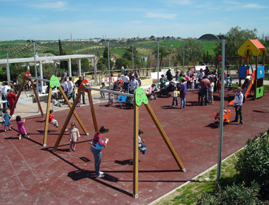 SALTERAS ESTRENA UN NUEVO PARQUE INFANTIL Y DE OCIO EN LA URBANIZACIÓN VILLAS BLANCAS SALTERAS ESTRENA UN NUEVO PARQUE INFANTIL Y DE OCIO EN LA URBANIZACIÓN VILLAS BLANCAS