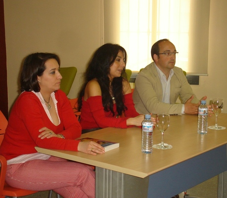 EL ESCRITOR SEVILLANO ANTONIO RODRÍGUEZ ALMODÓVAR, PREMIO NACIONAL DE LITERATURA INFANTIL Y JUVENIL, OFRECE SUS CUENTOS INÉDITOS A LOS MÁS PEQUEÑOS EN LA SEMANA DEL LIBRO EN SALTERAS EL ESCRITOR SEVILLANO ANTONIO RODRÍGUEZ ALMODÓVAR, PREMIO NACIONAL DE LITERATURA INFANTIL Y JUVENIL, OFRECE SUS CUENTOS INÉDITOS A LOS MÁS PEQUEÑOS EN LA SEMANA DEL LIBRO EN SALTERAS