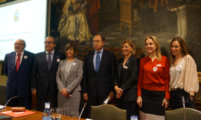 Más de 21.100 mujeres españolas están en diálisis o con un trasplante renal, y muchas de ellas hacen a la vez de cuidadoras de niños y mayores Más de 21.100 mujeres españolas están en diálisis o con un trasplante renal, y muchas de ellas hacen a la vez de cuidadoras de niños y mayores