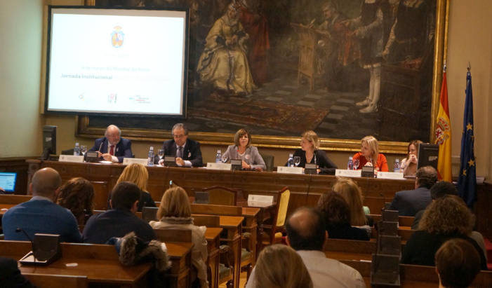 Más de 21.100 mujeres españolas están en diálisis o con un trasplante renal, y muchas de ellas hacen a la vez de cuidadoras de niños y mayores Más de 21.100 mujeres españolas están en diálisis o con un trasplante renal, y muchas de ellas hacen a la vez de cuidadoras de niños y mayores