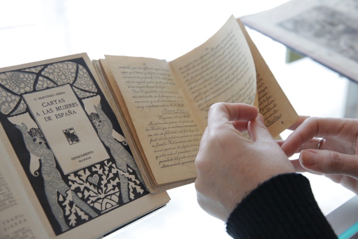 NOTA DE PRENSA Y FOTOGRAFÍAS: EXPOSICIÓN CENTRADA EN LAS FIGURAS FEMENINAS CON EJEMPLARES LITERARIOS DE ENTRE LOS SIGLOS XVII Y XXI EN EL COLEGIO DE SAN FRANCISCO DE PAULA NOTA DE PRENSA Y FOTOGRAFÍAS: EXPOSICIÓN CENTRADA EN LAS FIGURAS FEMENINAS CON EJEMPLARES LITERARIOS DE ENTRE LOS SIGLOS XVII Y XXI EN EL COLEGIO DE SAN FRANCISCO DE PAULA