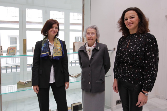 NOTA DE PRENSA Y FOTOGRAFÍAS: EXPOSICIÓN CENTRADA EN LAS FIGURAS FEMENINAS CON EJEMPLARES LITERARIOS DE ENTRE LOS SIGLOS XVII Y XXI EN EL COLEGIO DE SAN FRANCISCO DE PAULA NOTA DE PRENSA Y FOTOGRAFÍAS: EXPOSICIÓN CENTRADA EN LAS FIGURAS FEMENINAS CON EJEMPLARES LITERARIOS DE ENTRE LOS SIGLOS XVII Y XXI EN EL COLEGIO DE SAN FRANCISCO DE PAULA