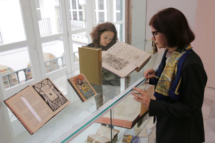 NOTA DE PRENSA Y FOTOGRAFÍAS: EXPOSICIÓN CENTRADA EN LAS FIGURAS FEMENINAS CON EJEMPLARES LITERARIOS DE ENTRE LOS SIGLOS XVII Y XXI EN EL COLEGIO DE SAN FRANCISCO DE PAULA NOTA DE PRENSA Y FOTOGRAFÍAS: EXPOSICIÓN CENTRADA EN LAS FIGURAS FEMENINAS CON EJEMPLARES LITERARIOS DE ENTRE LOS SIGLOS XVII Y XXI EN EL COLEGIO DE SAN FRANCISCO DE PAULA