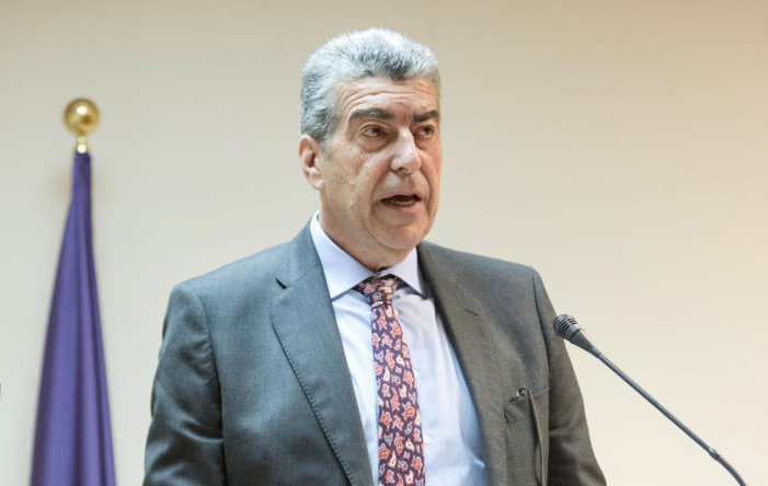 Joaquín Casati abre las puertas de la Semana Santa en el Colegio de Farmacéuticos de Sevilla con una "catequesis de calle" basada en las cofradías sevillanas Joaquín Casati abre las puertas de la Semana Santa en el Colegio de Farmacéuticos de Sevilla con una "catequesis de calle" basada en las cofradías sevillanas