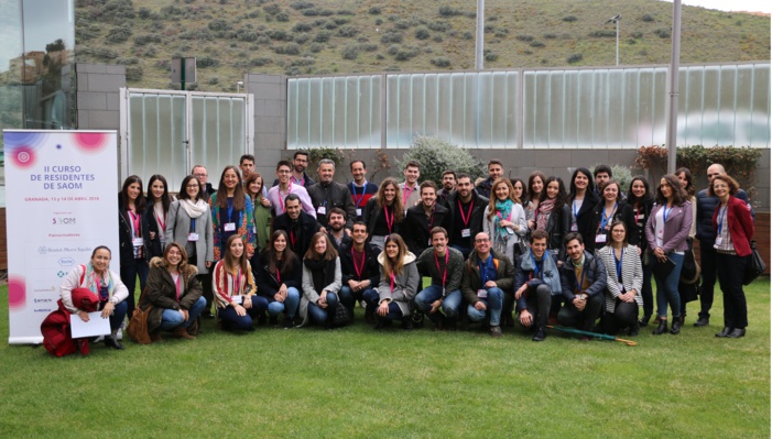 Casi un centenar de médicos residentes en oncología médica de toda Andalucía se reúnen en Granada para mejorar su formación clínica y otras habilidades transversales Casi un centenar de médicos residentes en oncología médica de toda Andalucía se reúnen en Granada para mejorar su formación clínica y otras habilidades transversales