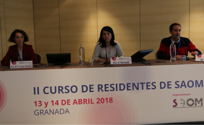 Casi un centenar de médicos residentes en oncología médica de toda Andalucía se reúnen en Granada para mejorar su formación clínica y otras habilidades transversales Casi un centenar de médicos residentes en oncología médica de toda Andalucía se reúnen en Granada para mejorar su formación clínica y otras habilidades transversales