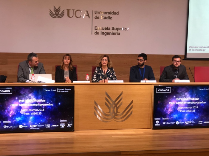 Más de 200 alumnos de ingeniería aeroespacial y otras ramas de ingeniería de Cádiz conocen de cerca la realidad del sector aeroespacial en el “Evento COSMOS”, patrocinado por FADA-CATEC Más de 200 alumnos de ingeniería aeroespacial y otras ramas de ingeniería de Cádiz conocen de cerca la realidad del sector aeroespacial en el “Evento COSMOS”, patrocinado por FADA-CATEC