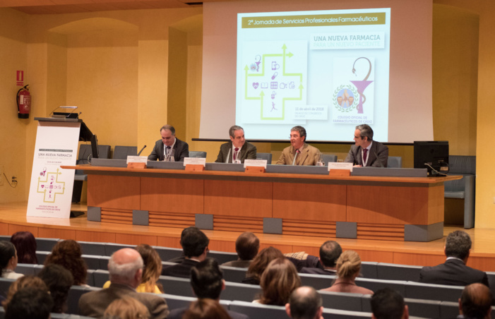 Formación, evidencia científica y comunicación, pilares para la implantación y consolidación de servicios profesionales sanitarios en la oficina de farmacia Formación, evidencia científica y comunicación, pilares para la implantación y consolidación de servicios profesionales sanitarios en la oficina de farmacia