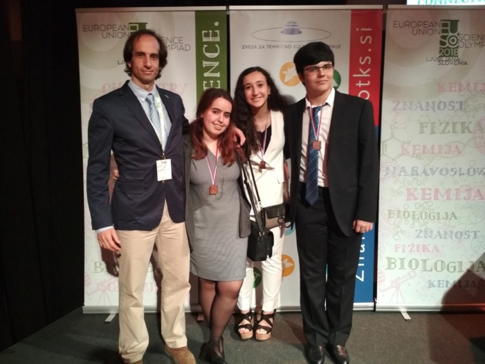 NOTA DE PRENSA: UN EQUIPO DE ALUMNOS DEL COLEGIO DE SAN FRANCISCO DE PAULA, MEDALLA DE BRONCE EN LA FASE INTERNACIONAL DE LA OLIMPIADA CIENTÍFICA EUROPEA CELEBRADA EN ESLOVENIA NOTA DE PRENSA: UN EQUIPO DE ALUMNOS DEL COLEGIO DE SAN FRANCISCO DE PAULA, MEDALLA DE BRONCE EN LA FASE INTERNACIONAL DE LA OLIMPIADA CIENTÍFICA EUROPEA CELEBRADA EN ESLOVENIA