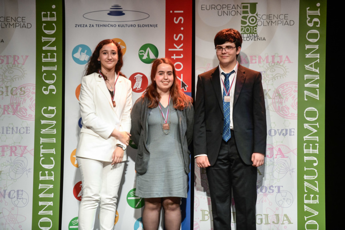 NOTA DE PRENSA: UN EQUIPO DE ALUMNOS DEL COLEGIO DE SAN FRANCISCO DE PAULA, MEDALLA DE BRONCE EN LA FASE INTERNACIONAL DE LA OLIMPIADA CIENTÍFICA EUROPEA CELEBRADA EN ESLOVENIA NOTA DE PRENSA: UN EQUIPO DE ALUMNOS DEL COLEGIO DE SAN FRANCISCO DE PAULA, MEDALLA DE BRONCE EN LA FASE INTERNACIONAL DE LA OLIMPIADA CIENTÍFICA EUROPEA CELEBRADA EN ESLOVENIA