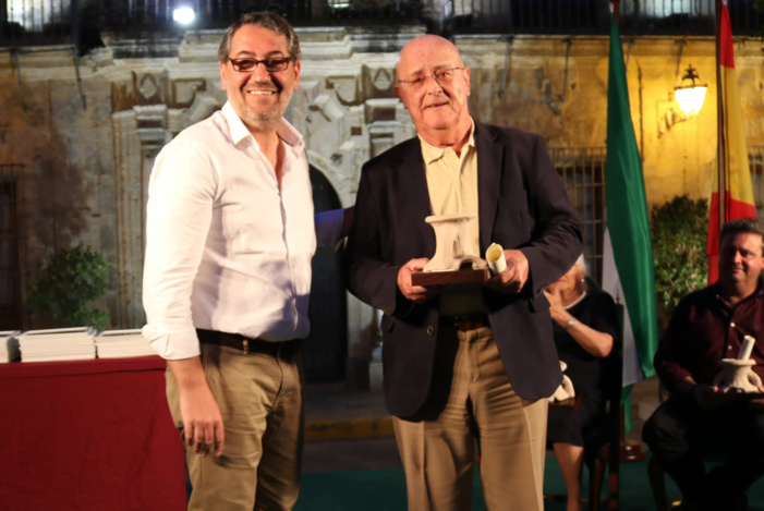 El presidente de Feragua, reconocido con el premio “San Isidro Labrador” por su apoyo al sector de la agricultura