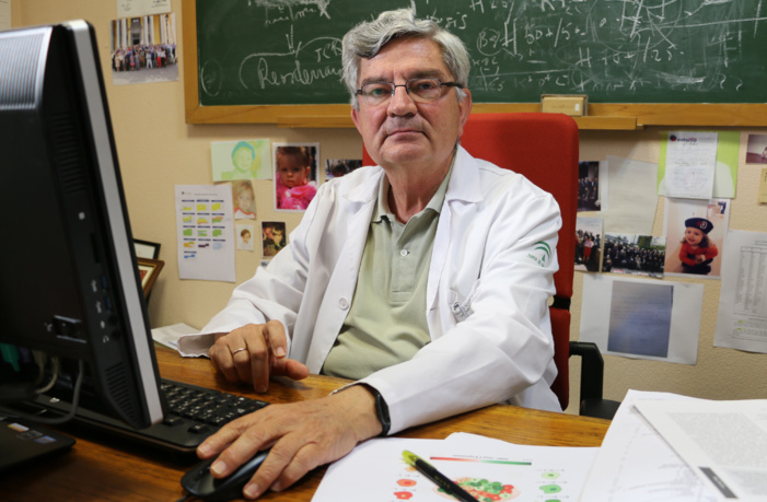 El doctor Federico Garrido, referente en los nuevos tratamientos del cáncer con inmunoterapia, recibe el reconocimiento de la oncología andaluza El doctor Federico Garrido, referente en los nuevos tratamientos del cáncer con inmunoterapia, recibe el reconocimiento de la oncología andaluza