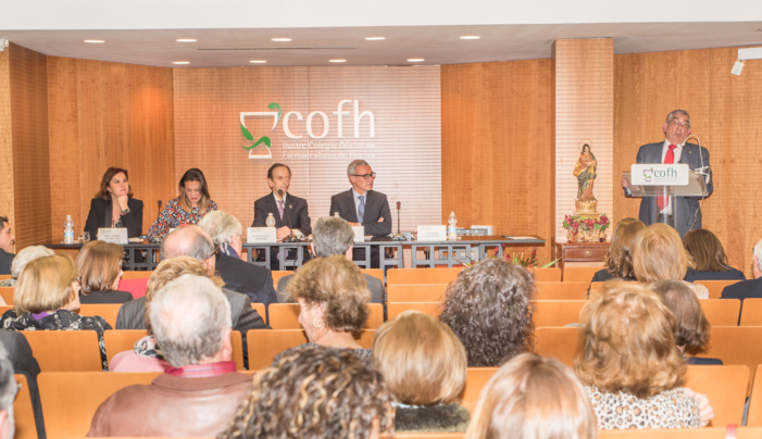 Los farmacéuticos onubenses reconocen el liderazgo en acción social y cooperación humanitaria desde el ámbito de la farmacia con motivo de los actos en honor de su Patrona Los farmacéuticos onubenses reconocen el liderazgo en acción social y cooperación humanitaria desde el ámbito de la farmacia con motivo de los actos en honor de su Patrona