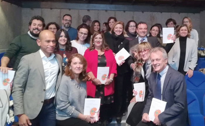 Nefrólogos y especialistas en cuidados paliativos editan una guía práctica sobre el soporte y la atención paliativa en los pacientes con Enfermedad Renal Crónica Avanzada Nefrólogos y especialistas en cuidados paliativos editan una guía práctica sobre el soporte y la atención paliativa en los pacientes con Enfermedad Renal Crónica Avanzada