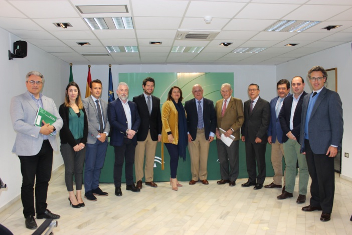 NOTA DE PRENSA: FERAGUA PIDE A LA NUEVA CONSEJERA QUE “SE NOTE EL CAMBIO POLÍTICO” CON UN NUEVO RUMBO EN LAS POLÍTICAS DE LA JUNTA DE ANDALUCÍA SOBRE REGADÍO NOTA DE PRENSA: FERAGUA PIDE A LA NUEVA CONSEJERA QUE “SE NOTE EL CAMBIO POLÍTICO” CON UN NUEVO RUMBO EN LAS POLÍTICAS DE LA JUNTA DE ANDALUCÍA SOBRE REGADÍO