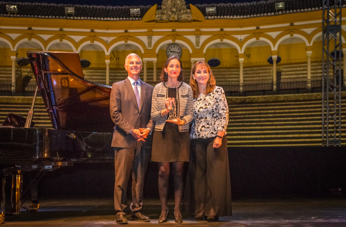 Cumbre Mundial de Turismo: LA MINISTRA DE INDUSTRIA, COMERCIO Y TURISMO, REYES MAROTO, RECOGE EL PREMIO GLOBAL CHAMPION DE INNOVACIÓN Y DESARROLLO TECNOLÓGICO EN LA CUMBRE MUNDIAL DEL TURISMO DE SEVILLA Cumbre Mundial de Turismo: LA MINISTRA DE INDUSTRIA, COMERCIO Y TURISMO, REYES MAROTO, RECOGE EL PREMIO GLOBAL CHAMPION DE INNOVACIÓN Y DESARROLLO TECNOLÓGICO EN LA CUMBRE MUNDIAL DEL TURISMO DE SEVILLA