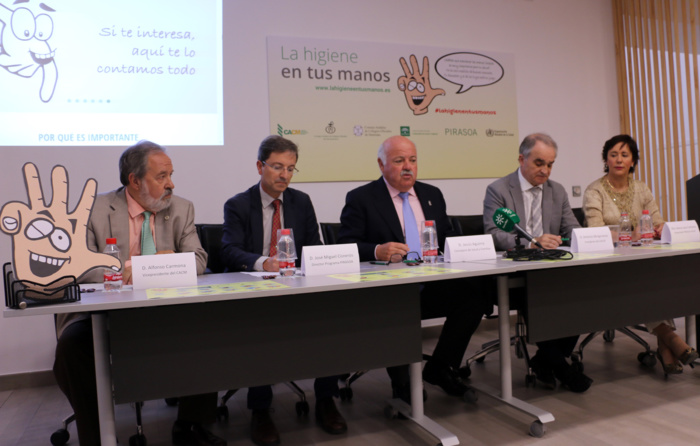 Una mala higiene de las manos, entre los factores que aumentan las infecciones por bacterias resistentes que causan más de 500 muertes al año en Andalucía Una mala higiene de las manos, entre los factores que aumentan las infecciones por bacterias resistentes que causan más de 500 muertes al año en Andalucía