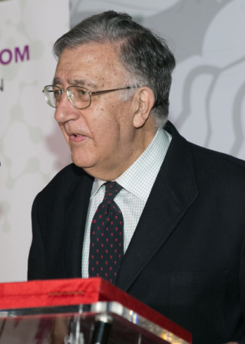 El doctor Jose Andrés Moreno Nogueira, referente en el tratamiento del cáncer en España, recibirá el premio honorífico de la Oncología andaluza El doctor Jose Andrés Moreno Nogueira, referente en el tratamiento del cáncer en España, recibirá el premio honorífico de la Oncología andaluza