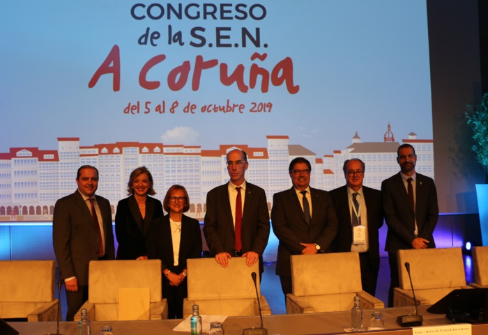 El Conselleiro de Sanidad, Jesús Vazquez, inaugura el Congreso Nacional de Nefrología, que reúne a más de 1.000 expertos para abordar los avances y retos para la prevención y tratamiento de la enfermedad renal El Conselleiro de Sanidad, Jesús Vazquez, inaugura el Congreso Nacional de Nefrología, que reúne a más de 1.000 expertos para abordar los avances y retos para la prevención y tratamiento de la enfermedad renal