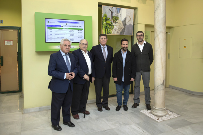 El Colegio de Farmacéuticos de Sevilla acoge una selección de las mejores obras presentadas a su 17º certamen de pintura, centrado en paisajes de Andalucía El Colegio de Farmacéuticos de Sevilla acoge una selección de las mejores obras presentadas a su 17º certamen de pintura, centrado en paisajes de Andalucía