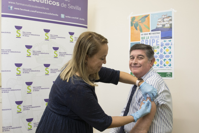 Compromiso de los farmacéuticos sevillanos con la vacunación antigripal Compromiso de los farmacéuticos sevillanos con la vacunación antigripal