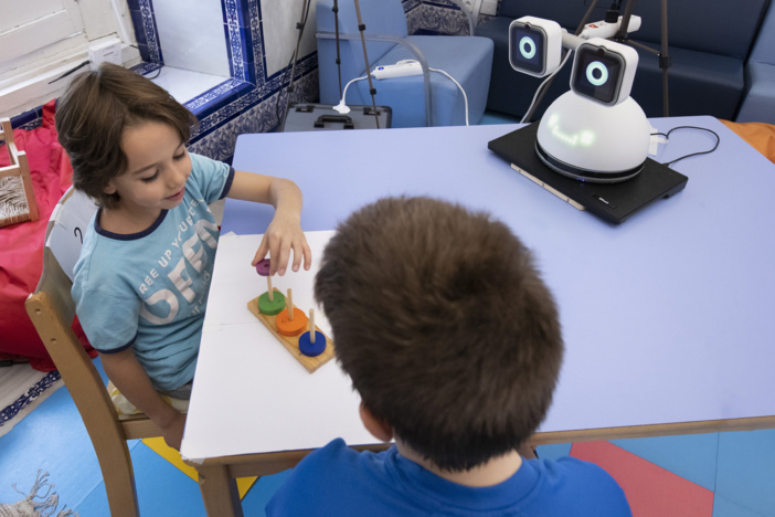 NOTA DE PRENSA: MÁS DE 80 ALUMNOS DE ENTRE 5 Y 8 AÑOS INTERACTÚAN CON ROBOTS EN ‘HUMAINT’, UN PROYECTO EUROPEO QUE ESTUDIA EL IMPACTO DE LA INTELIGENCIA ARTIFICIAL EN EL COMPORTAMIENTO HUMANO NOTA DE PRENSA: MÁS DE 80 ALUMNOS DE ENTRE 5 Y 8 AÑOS INTERACTÚAN CON ROBOTS EN ‘HUMAINT’, UN PROYECTO EUROPEO QUE ESTUDIA EL IMPACTO DE LA INTELIGENCIA ARTIFICIAL EN EL COMPORTAMIENTO HUMANO