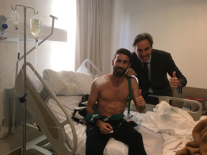 NOTA DE PRENSA: JOSÉ MARI, CAPITÁN DEL CÁDIZ, DADO DE ALTA TRAS SER OPERADO CON ÉXITO DEL HOMBRO POR EL DOCTOR LÓPEZ- VIDRIERO, CONSULTOR DE EQUIPOS DE LA LIGA ESPAÑOLA, LA PREMIER LEAGUE INGLESA Y TRAUMATÓLOGO DE MIREIA BELMONTE NOTA DE PRENSA: JOSÉ MARI, CAPITÁN DEL CÁDIZ, DADO DE ALTA TRAS SER OPERADO CON ÉXITO DEL HOMBRO POR EL DOCTOR LÓPEZ- VIDRIERO, CONSULTOR DE EQUIPOS DE LA LIGA ESPAÑOLA, LA PREMIER LEAGUE INGLESA Y TRAUMATÓLOGO DE MIREIA BELMONTE