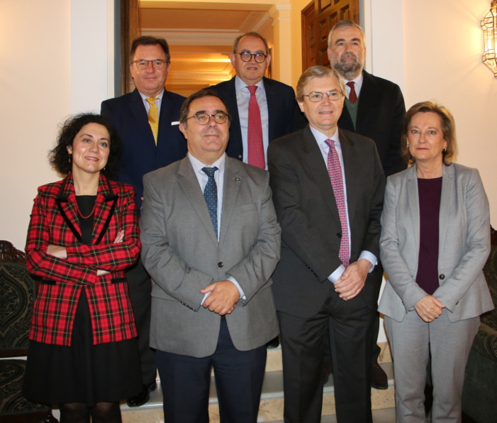 NOTA DE PRENSA: EL COLEGIO NOTARIAL DE ANDALUCÍA Y LA UNIVERSIDAD PABLO DE OLAVIDE CREAN UNA CÁTEDRA SOBRE DERECHO INTERNACIONAL Y COMPARADO NOTA DE PRENSA: EL COLEGIO NOTARIAL DE ANDALUCÍA Y LA UNIVERSIDAD PABLO DE OLAVIDE CREAN UNA CÁTEDRA SOBRE DERECHO INTERNACIONAL Y COMPARADO