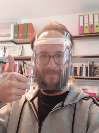 NOTA DE PRENSA: EL COLEGIO INTERNACIONAL DE SEVILLA SAN FRANCISCO DE PAULA FABRICARÁ 60 VISERAS SEMANALES EN 3D PARA PERSONAL SANITARIO DEL HOSPITAL VIRGEN DEL ROCÍO NOTA DE PRENSA: EL COLEGIO INTERNACIONAL DE SEVILLA SAN FRANCISCO DE PAULA FABRICARÁ 60 VISERAS SEMANALES EN 3D PARA PERSONAL SANITARIO DEL HOSPITAL VIRGEN DEL ROCÍO