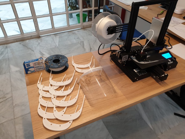 NOTA DE PRENSA: EL COLEGIO INTERNACIONAL DE SEVILLA SAN FRANCISCO DE PAULA FABRICARÁ 60 VISERAS SEMANALES EN 3D PARA PERSONAL SANITARIO DEL HOSPITAL VIRGEN DEL ROCÍO NOTA DE PRENSA: EL COLEGIO INTERNACIONAL DE SEVILLA SAN FRANCISCO DE PAULA FABRICARÁ 60 VISERAS SEMANALES EN 3D PARA PERSONAL SANITARIO DEL HOSPITAL VIRGEN DEL ROCÍO