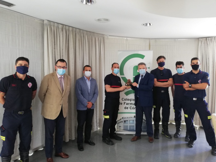 Farmacias cordobesas entregan más de 16.000 unidades de productos infantiles y alimentos a la campaña 'Todos por Córdoba' Farmacias cordobesas entregan más de 16.000 unidades de productos infantiles y alimentos a la campaña 'Todos por Córdoba'