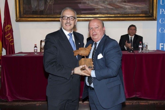 La Fundación Mehuer recibe el premio “Lux et veritas” de la Federación Católica de Asociaciones de APAS (FECAPA) por su labor social